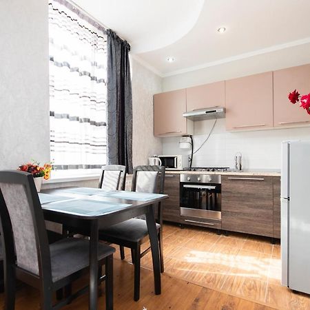 Comfortable Apartment In The Golden Square. Almatý Exterior foto
