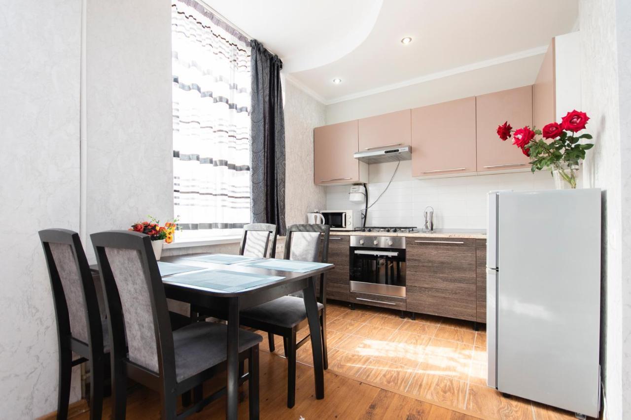 Comfortable Apartment In The Golden Square. Almatý Exterior foto