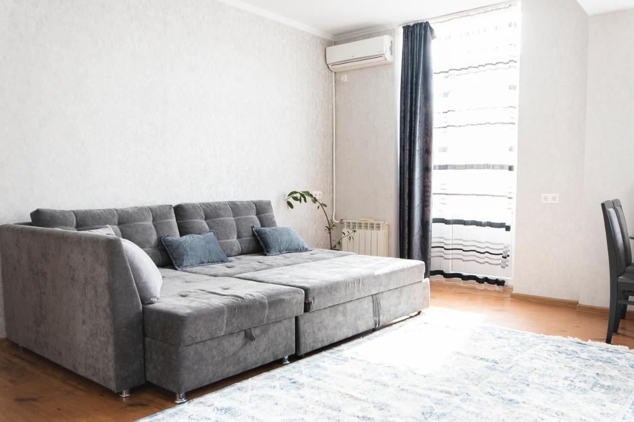 Comfortable Apartment In The Golden Square. Almatý Exterior foto