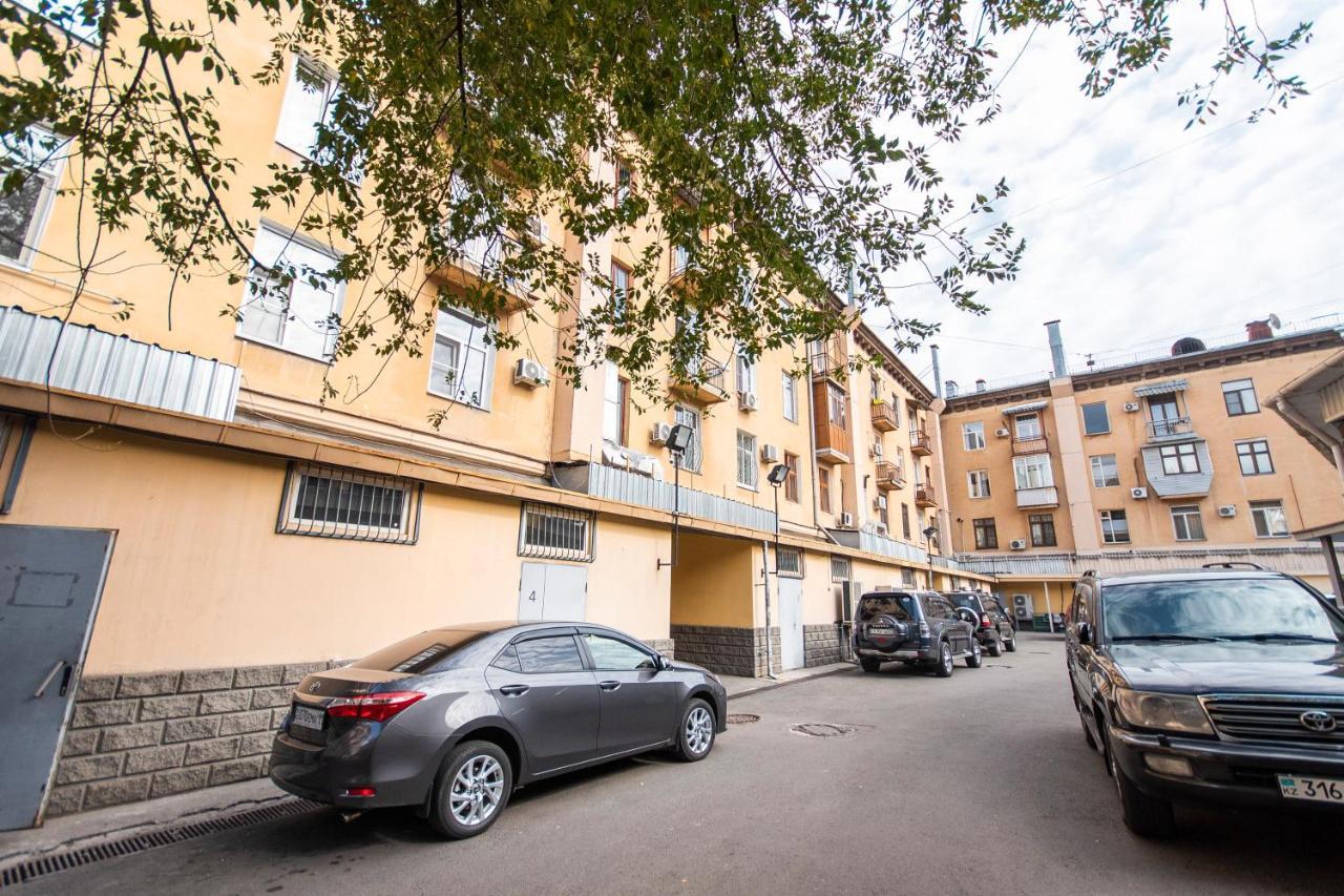 Comfortable Apartment In The Golden Square. Almatý Exterior foto